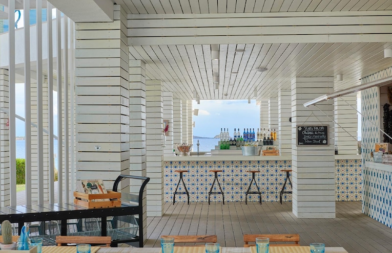 Restaurants - 8