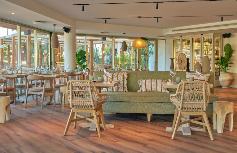 Restaurants - 11