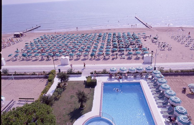 Swimming pools - 3