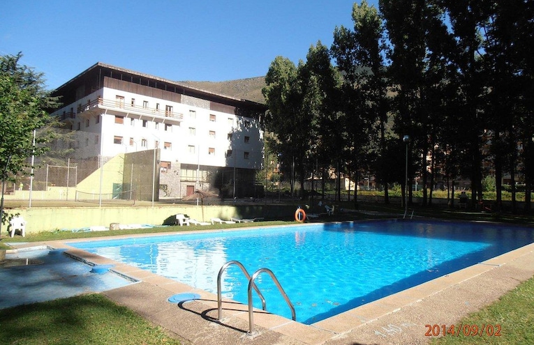 Swimming pools - 1