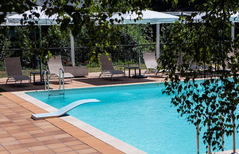 Swimming pools - 1