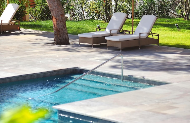 Swimming pools - 1