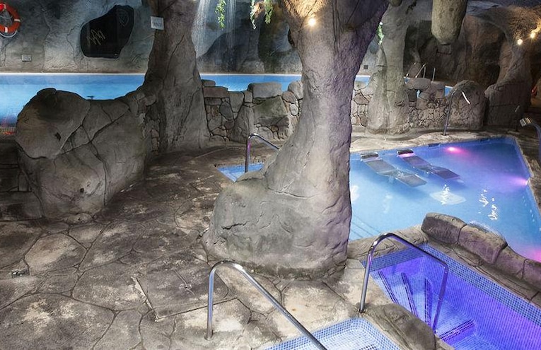 Swimming pools - 1