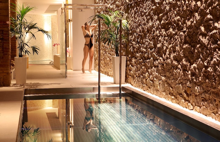 Swimming pools - 1