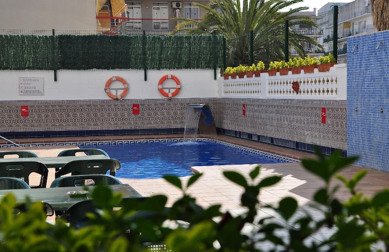 Swimming pools - 1