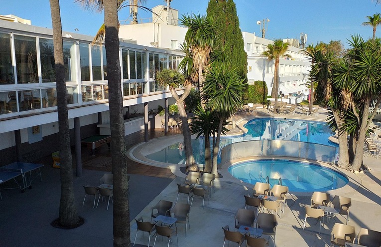 Swimming pools - 1