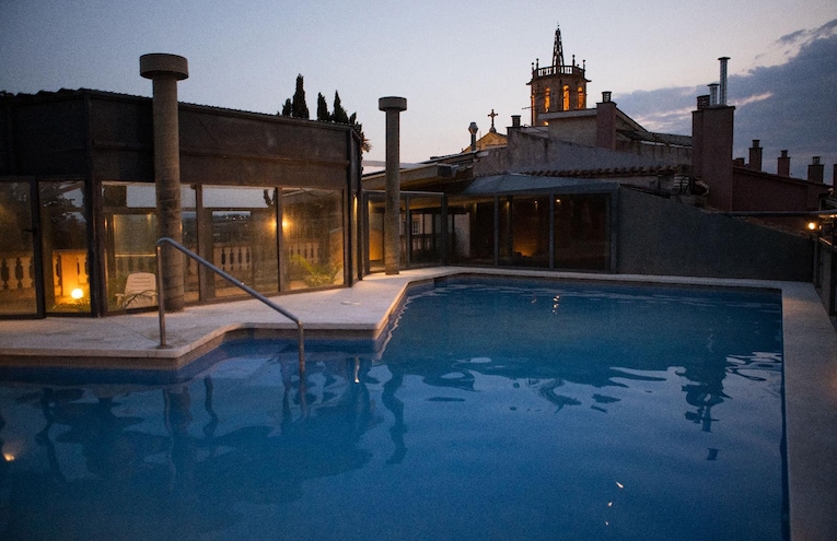 Swimming pools - 1