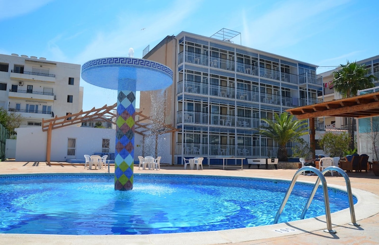Swimming pools - 1