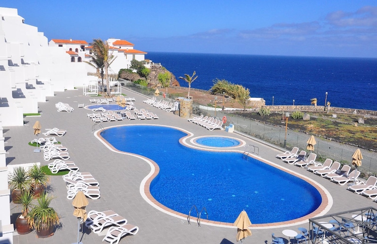 Swimming pools - 1