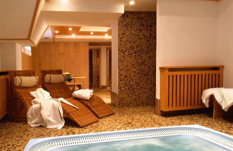 Swimming pools - 1