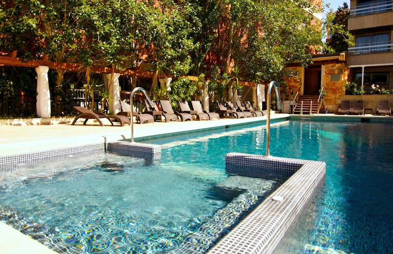 Swimming pools - 1