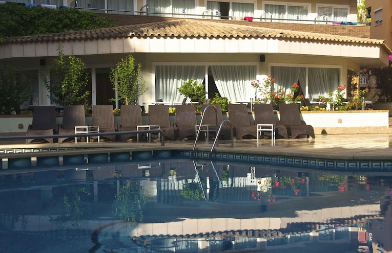 Swimming pools - 4