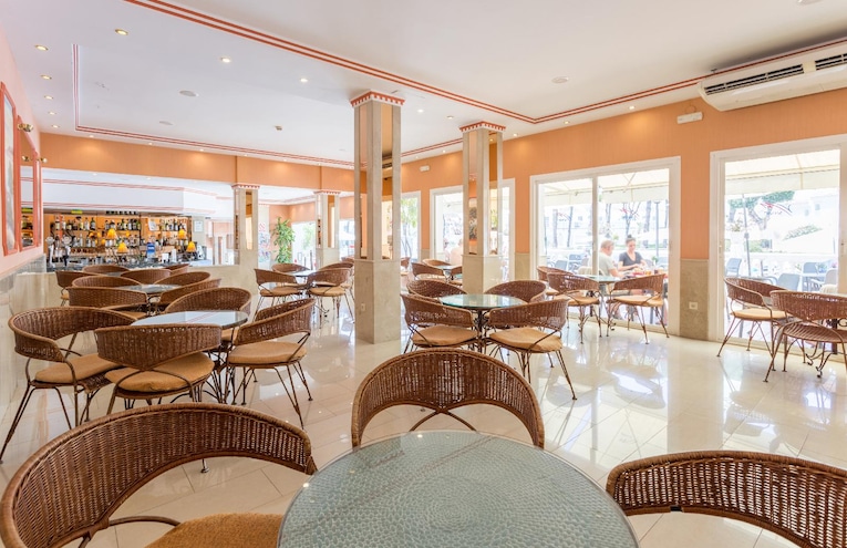 Restaurants - 7
