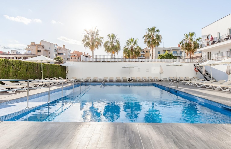 Swimming pools - 1