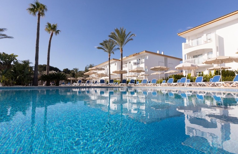 Swimming pools - 1