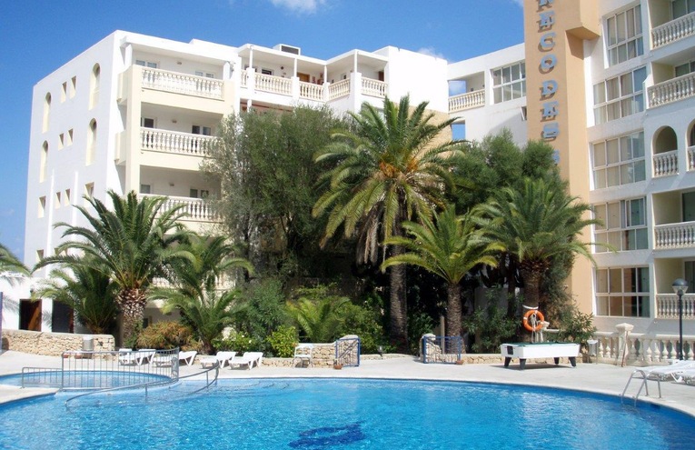 Swimming pools - 1
