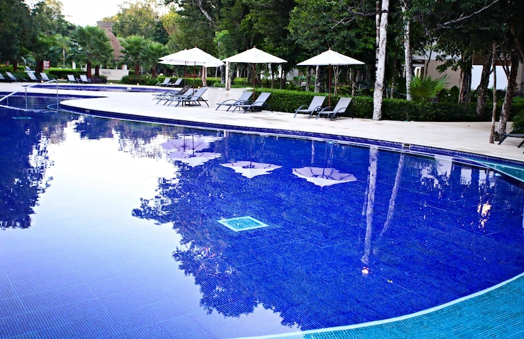 Swimming pools - 1