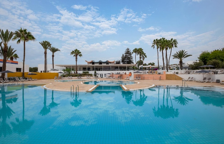 Swimming pools - 1