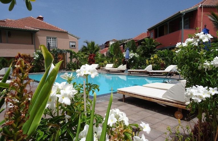 Swimming pools - 1