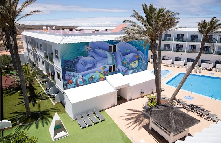Swimming pools - 1