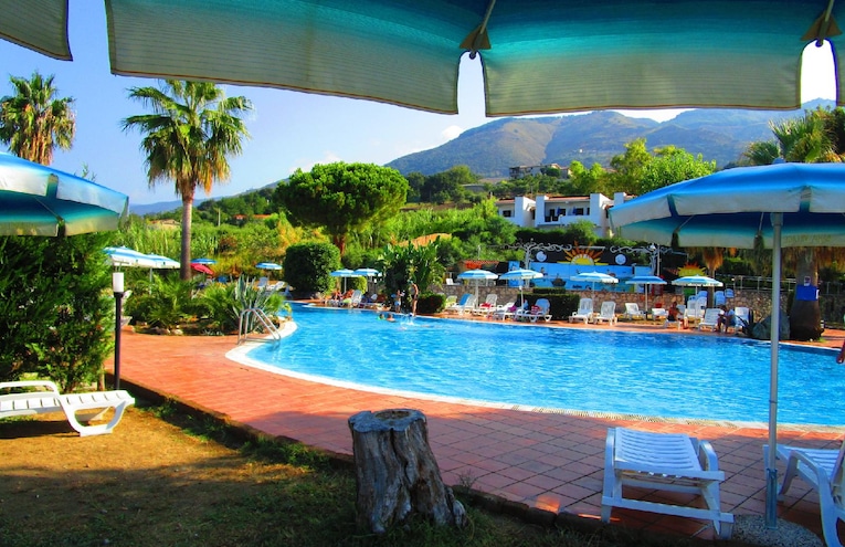 Swimming pools - 1