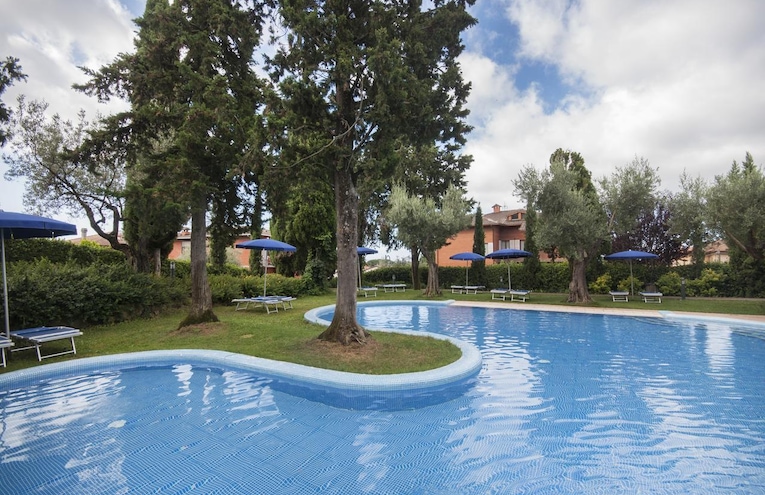 Swimming pools - 1