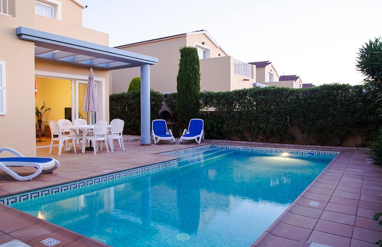 Swimming pools - 1