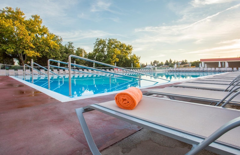 Swimming pools - 1