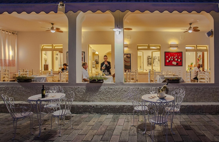 Restaurants - 8