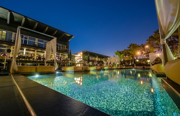 Swimming pools - 1