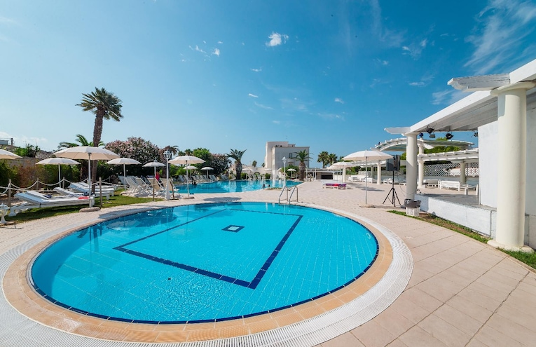 Swimming pools - 1