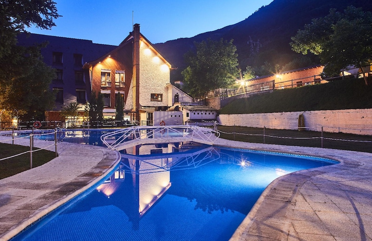 Swimming pools - 1