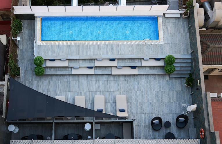 Swimming pools - 1