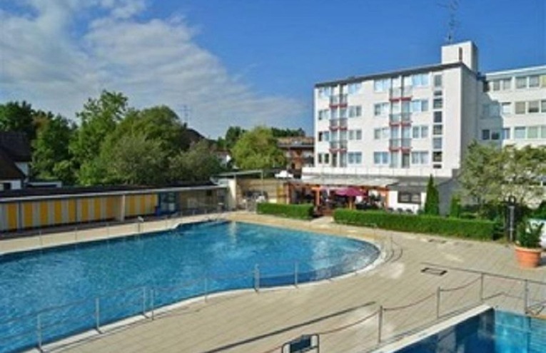 Swimming pools - 1