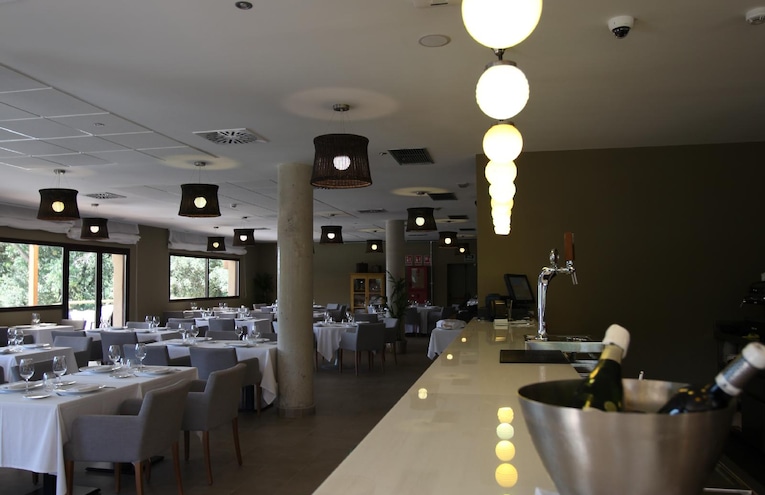Restaurants - 6