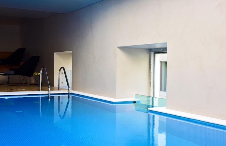 Swimming pools - 1