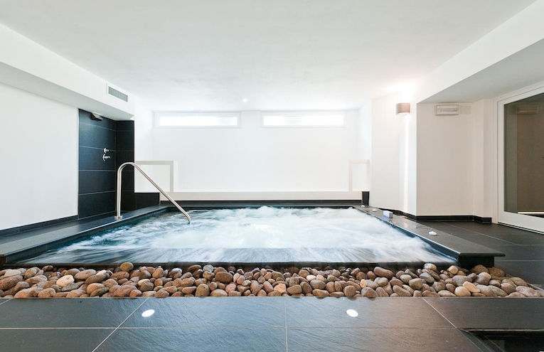 Swimming pools - 1