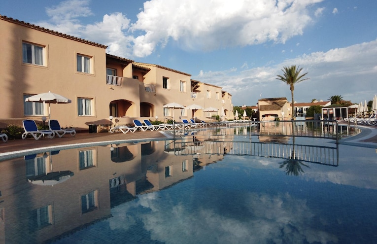 Swimming pools - 1