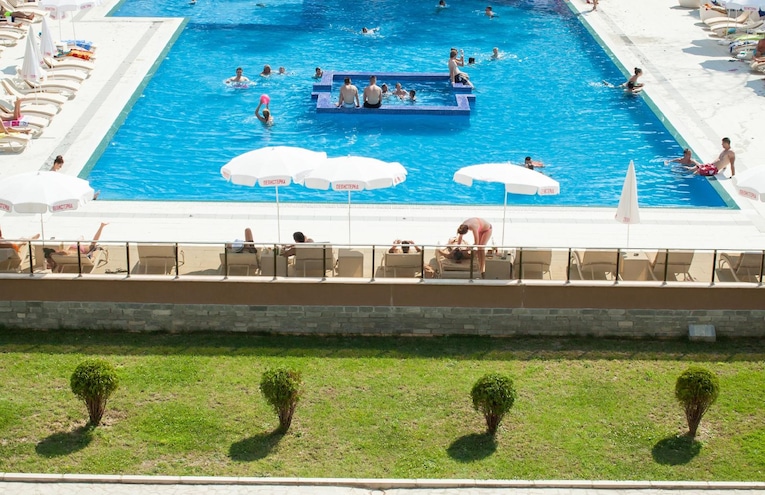 Swimming pools - 1