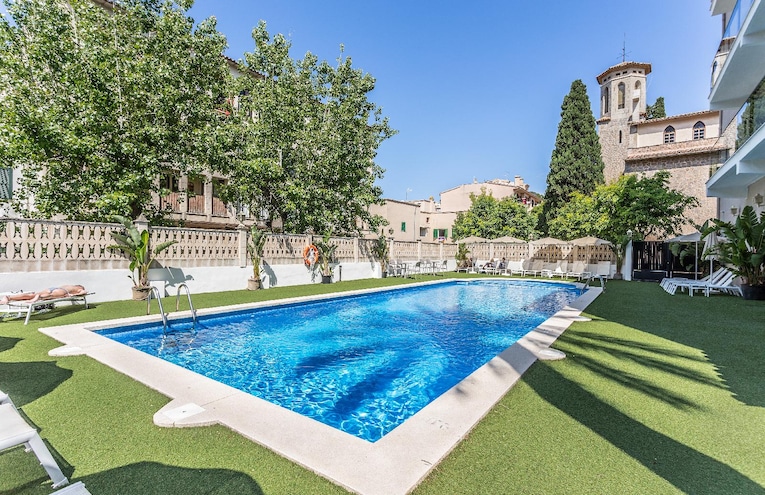 Swimming pools - 1