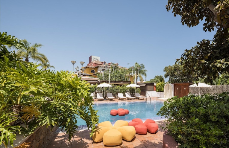 Swimming pools - 1