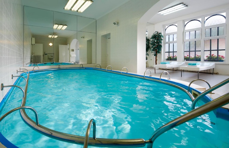 Swimming pools - 1