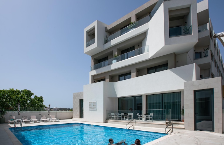 Swimming pools - 1