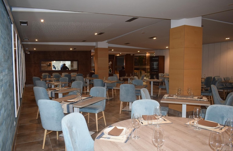 Restaurants - 6