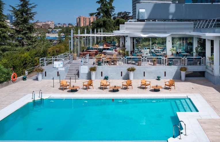 Swimming pools - 1