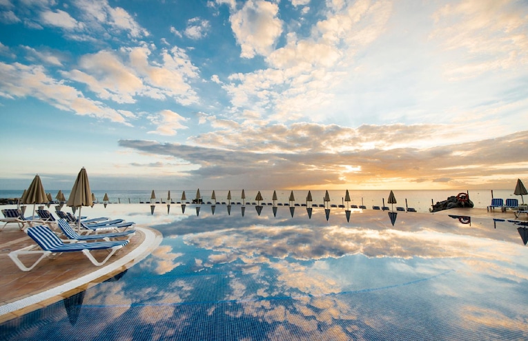 Swimming pools - 8