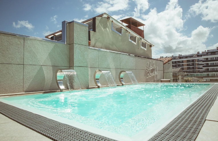 Swimming pools - 1