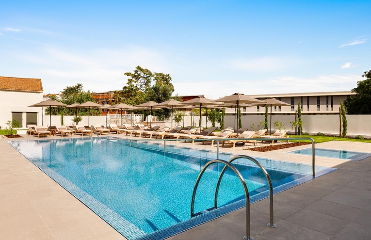 Swimming pools - 1