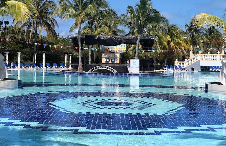 Swimming pools - 1
