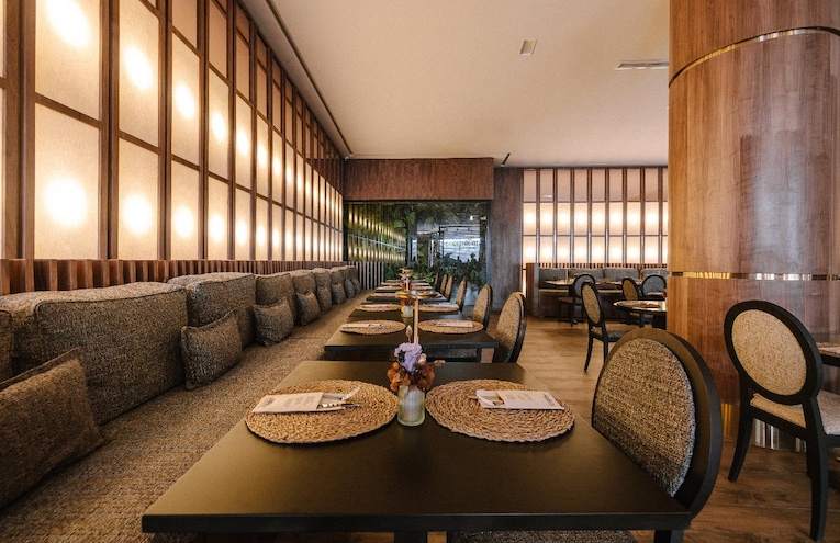 Restaurants - 8